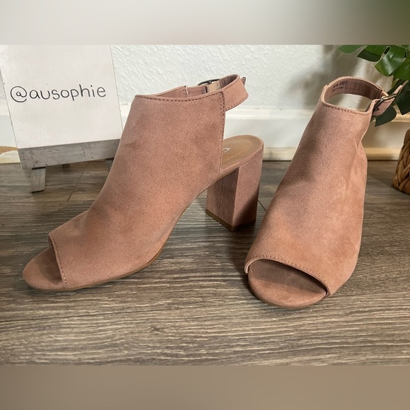 Chinese laundry pink suede-like chunky peep toe sandals size 8 - Picture 5 of 11